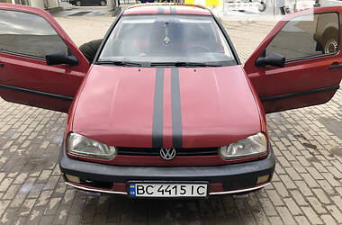 Хэтчбек Volkswagen Golf 1995 в Новояворовске