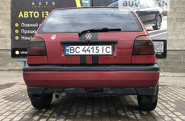 Хэтчбек Volkswagen Golf 1995 в Новояворовске