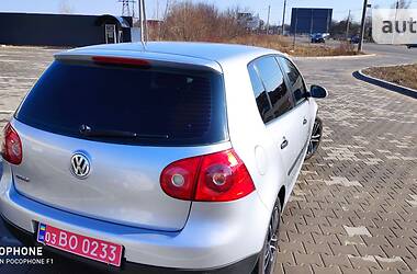 Хэтчбек Volkswagen Golf 2004 в Луцке