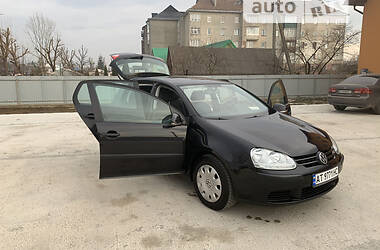 Хэтчбек Volkswagen Golf 2004 в Коломые