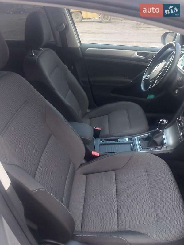 Універсал Volkswagen Golf 2015 в Львові