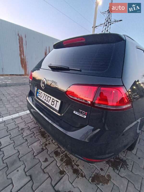 Універсал Volkswagen Golf 2016 в Чернівцях