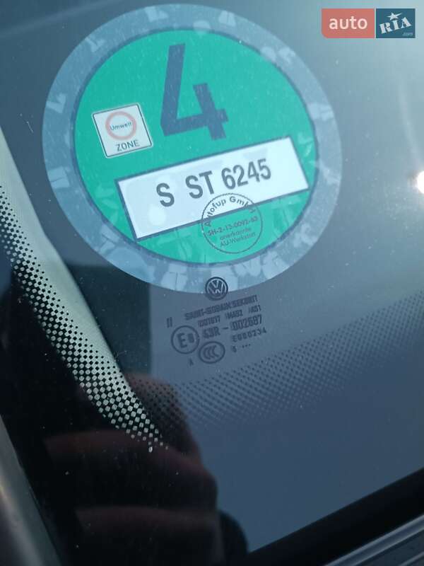 Універсал Volkswagen Golf 2016 в Чернівцях