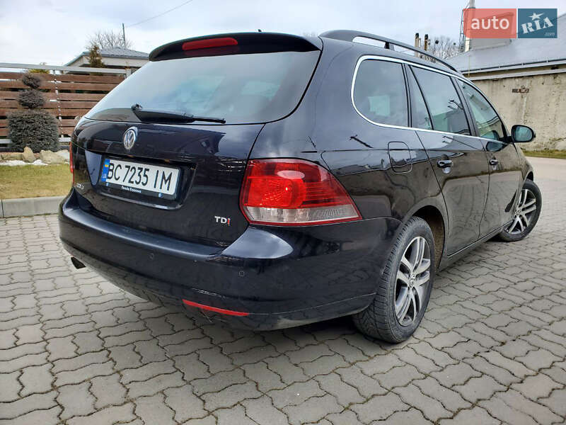 Универсал Volkswagen Golf 2012 в Стрые