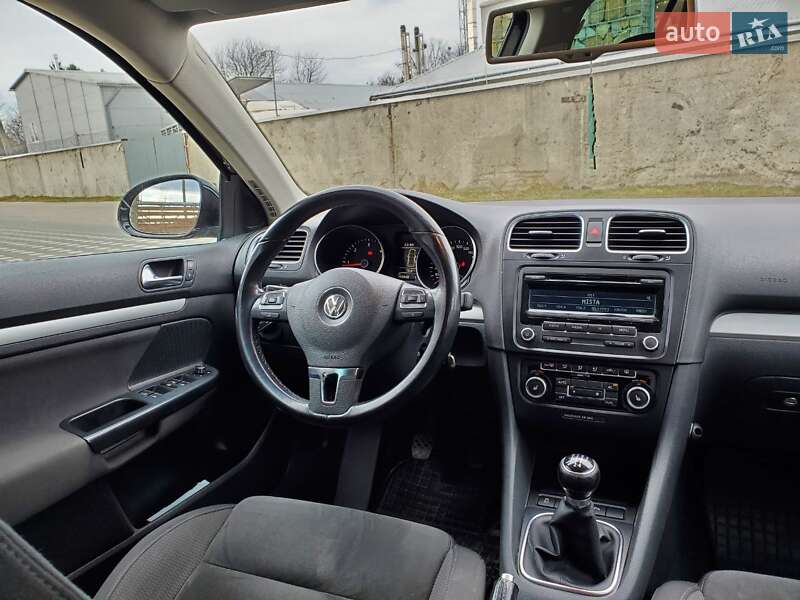 Универсал Volkswagen Golf 2012 в Стрые