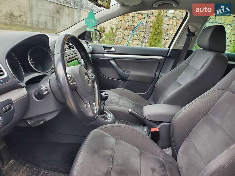 Универсал Volkswagen Golf 2012 в Стрые