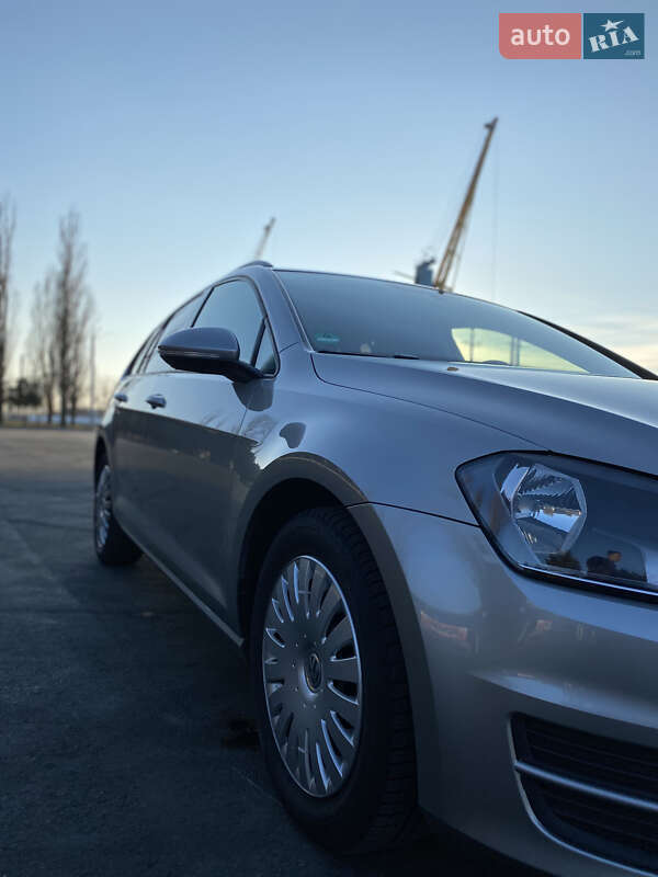 Универсал Volkswagen Golf 2014 в Измаиле