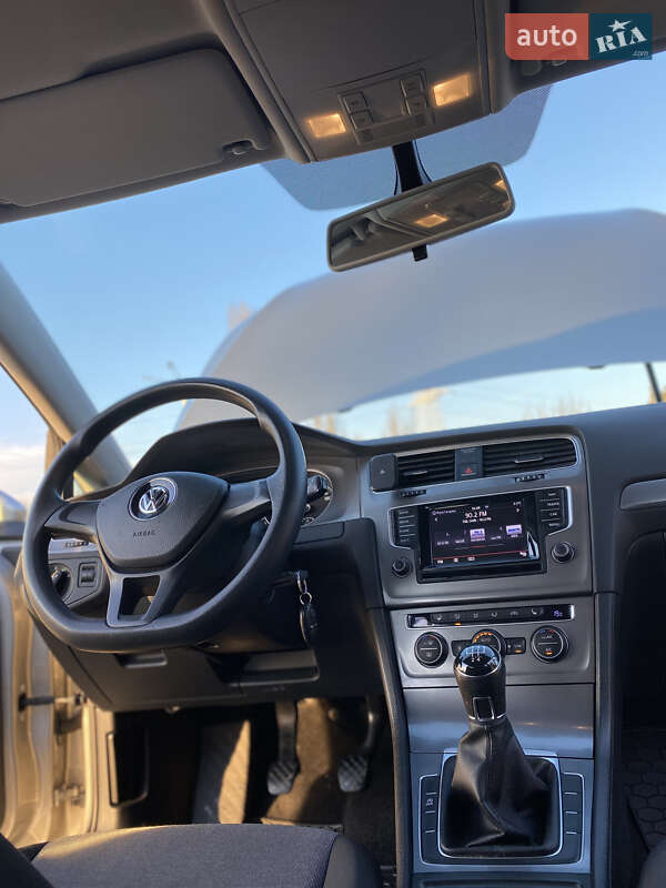 Универсал Volkswagen Golf 2014 в Измаиле