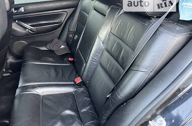Хэтчбек Volkswagen Golf 1998 в 