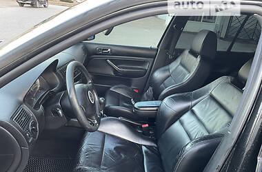 Хэтчбек Volkswagen Golf 1998 в 