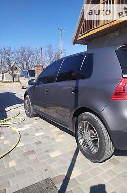 Хэтчбек Volkswagen Golf 2008 в 