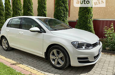 Хэтчбек Volkswagen Golf 2015 в Чемеровцах