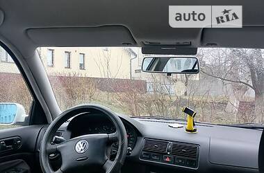 Хэтчбек Volkswagen Golf 2002 в Львове