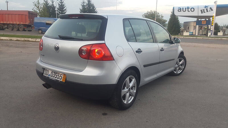 Хетчбек Volkswagen Golf 2004 в Тернополі