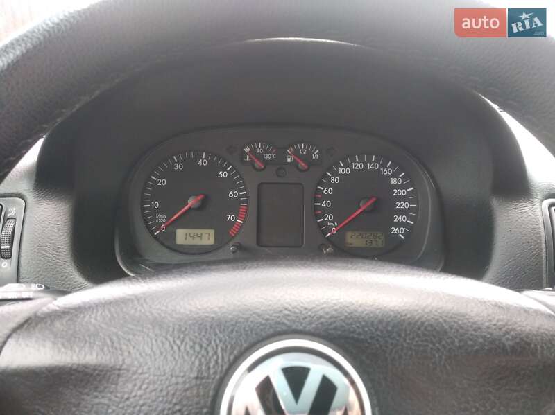 Хетчбек Volkswagen Golf 2001 в Теребовлі