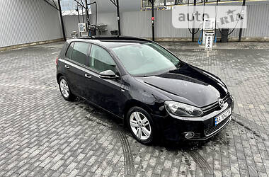 Хетчбек Volkswagen Golf 2012 в 