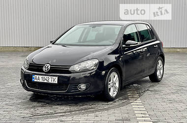 Хетчбек Volkswagen Golf 2012 в 