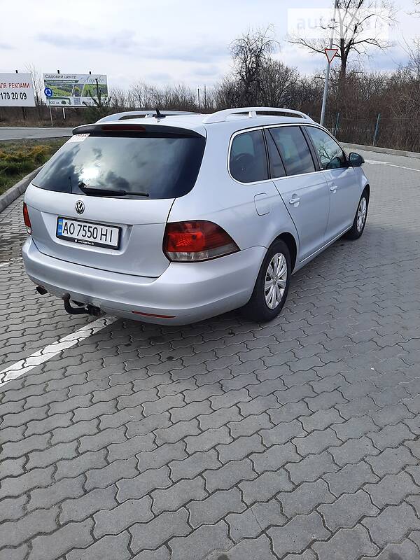Универсал Volkswagen Golf 2011 в Ужгороде