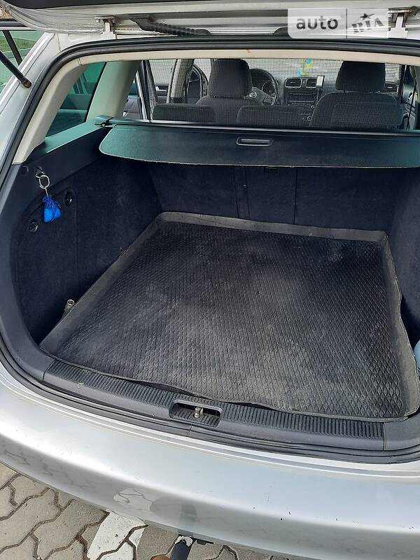 Универсал Volkswagen Golf 2011 в Ужгороде