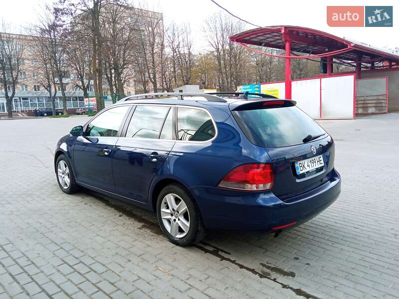 Универсал Volkswagen Golf 2010 в Гоще