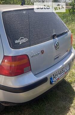 Хэтчбек Volkswagen Golf 1999 в Селидово