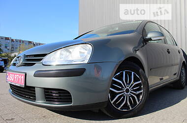 Хэтчбек Volkswagen Golf 2005 в Дрогобыче