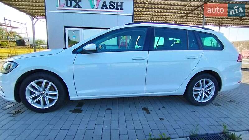 Універсал Volkswagen Golf 2017 в Хусті
