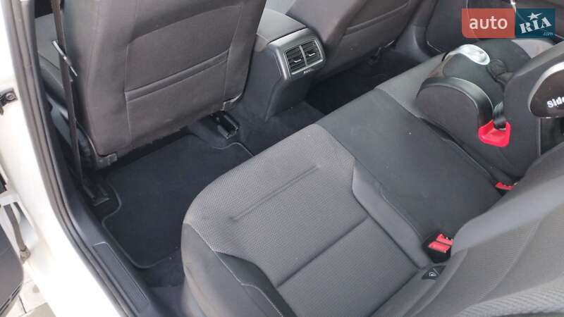 Універсал Volkswagen Golf 2017 в Хусті