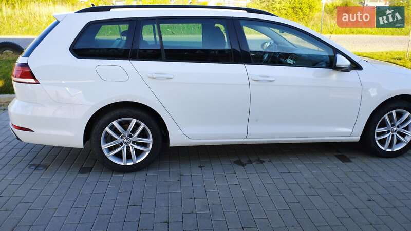Універсал Volkswagen Golf 2017 в Хусті