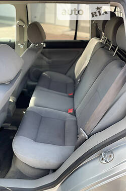 Универсал Volkswagen Golf 2003 в 