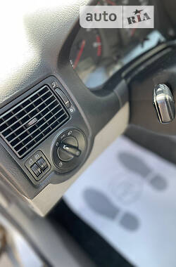 Универсал Volkswagen Golf 2003 в 