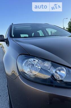 Универсал Volkswagen Golf 2012 в 