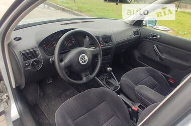 Универсал Volkswagen Golf 2001 в Виннице