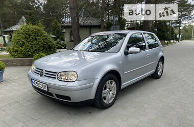 Хэтчбек Volkswagen Golf 2002 в Львове