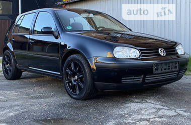 Хетчбек Volkswagen Golf 2003 в 