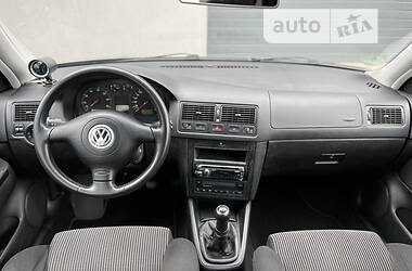 Хэтчбек Volkswagen Golf 2001 в Луцке