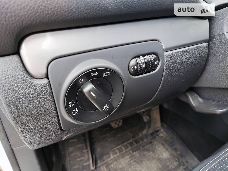 Хэтчбек Volkswagen Golf 2009 в Луцке фото 50 Хэтчбек Volkswagen Golf 2009 в Луцке