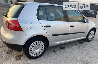 Хэтчбек Volkswagen Golf 2004 в Бучаче