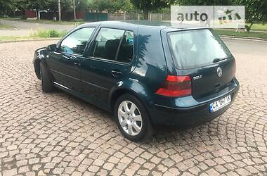 Хэтчбек Volkswagen Golf 2001 в Корсуне-Шевченковском