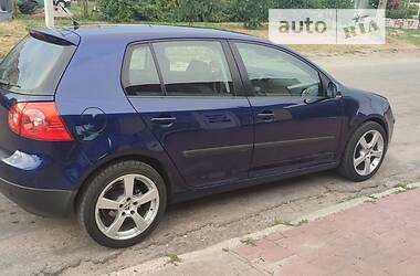 Хэтчбек Volkswagen Golf 2005 в Лозовой