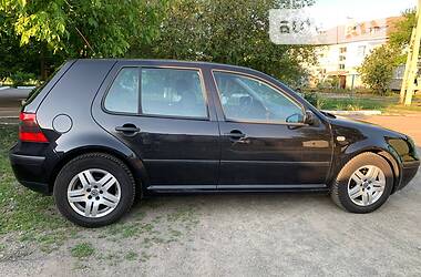 Хэтчбек Volkswagen Golf 2001 в Корсуне-Шевченковском