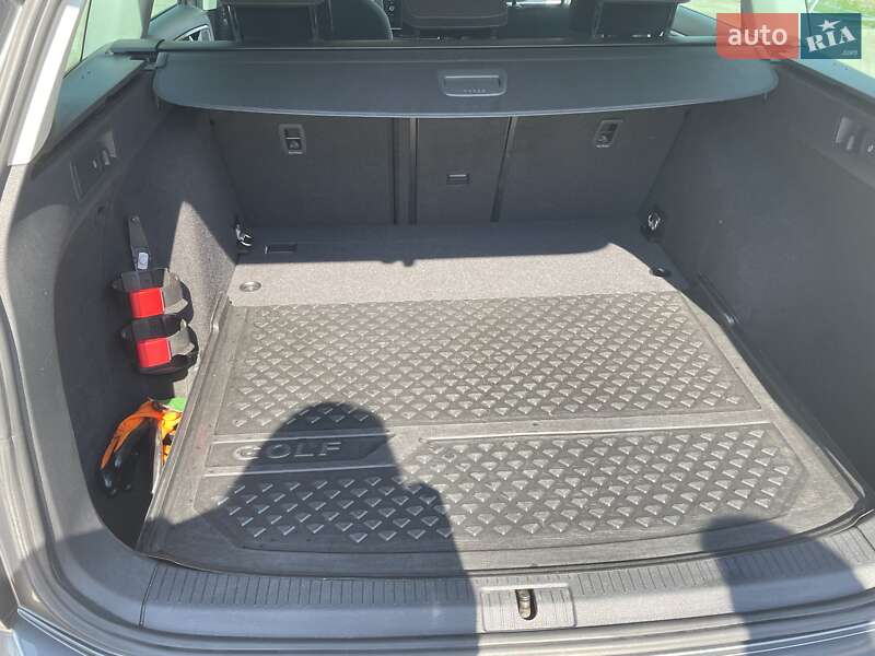 Універсал Volkswagen Golf 2017 в Новомиргороді