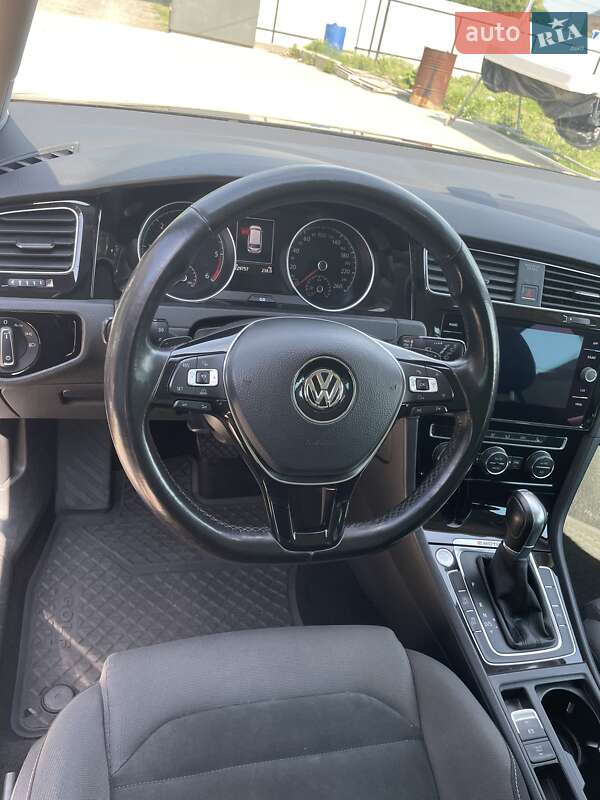 Універсал Volkswagen Golf 2017 в Новомиргороді