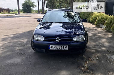 Хетчбек Volkswagen Golf 2002 в Вінниці