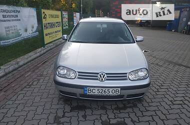 Хетчбек Volkswagen Golf 2002 в Самборі