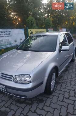 Хетчбек Volkswagen Golf 2002 в Самборі