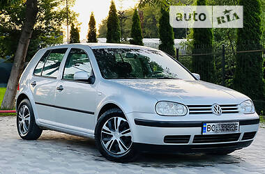 Хэтчбек Volkswagen Golf 2000 в 