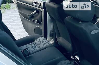 Хэтчбек Volkswagen Golf 2000 в 