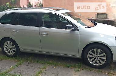 Универсал Volkswagen Golf 2011 в Черновцах