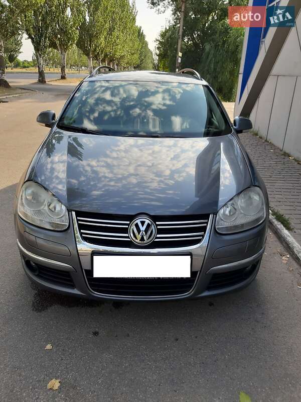 Універсал Volkswagen Golf 2008 в Дніпрі